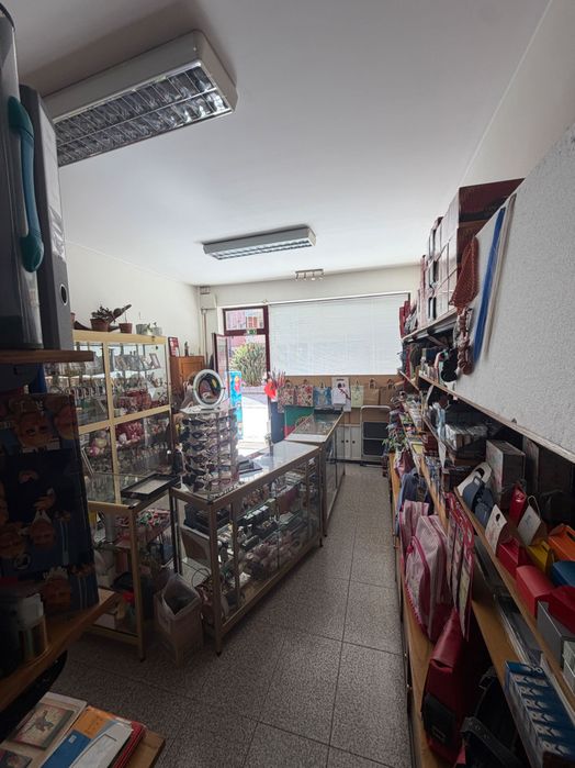 Vendo recheio de Bazar, tabacaria..