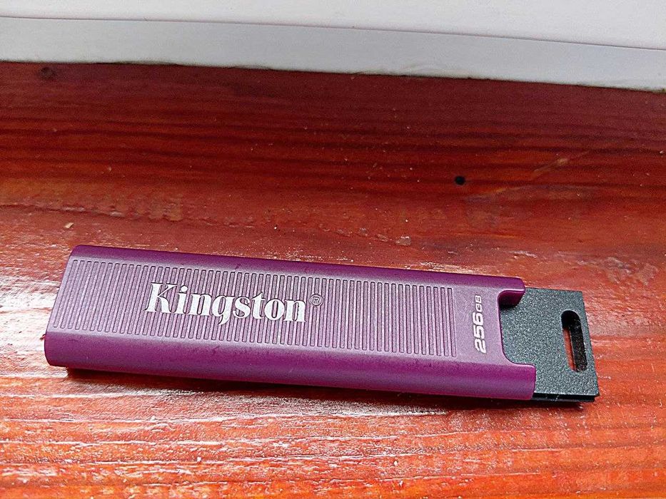 Флешка Kingston DataTraveler Exodia M 256GB USB3.2—Идеальное состояние