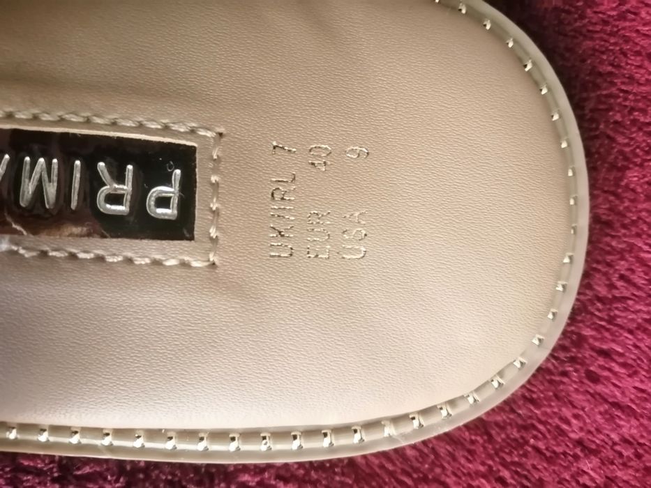 Босоножки жіночі