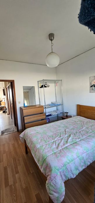 Quarto mobiliado para casal
