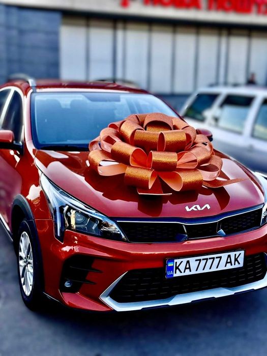 Бант на машину – акцент на Cвято