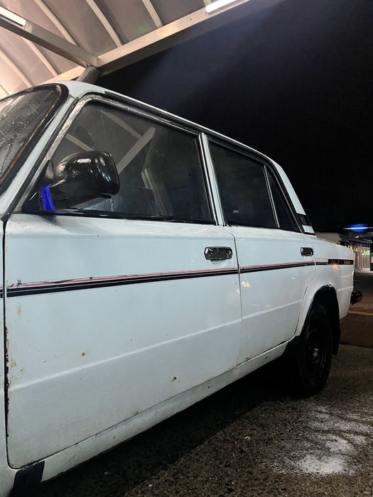 Автомобіль Ваз 21063