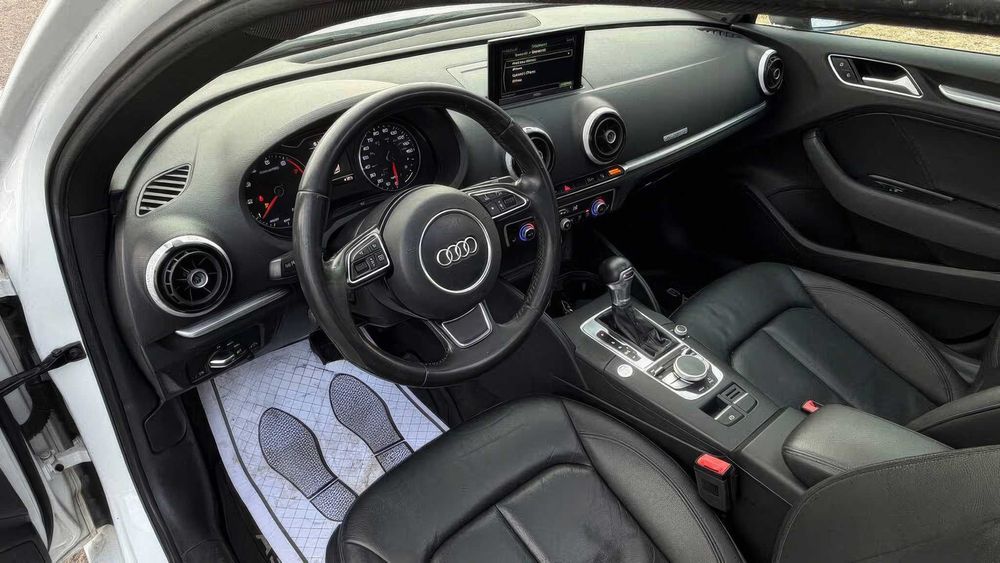 AUDI A3      2015