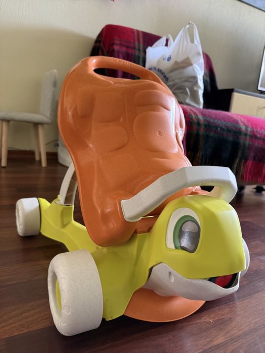 Chicco черепаха толокар 2в1