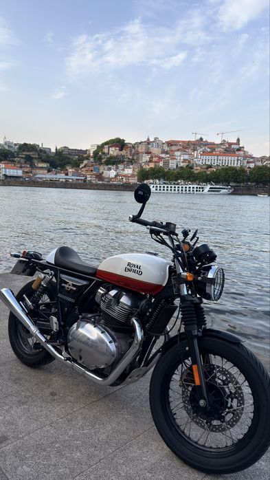 Royal Enfield Interceptor 650 cafe racer