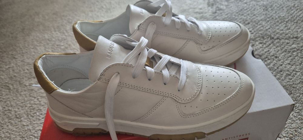 Damskie sneakersy skórzane rozm.39