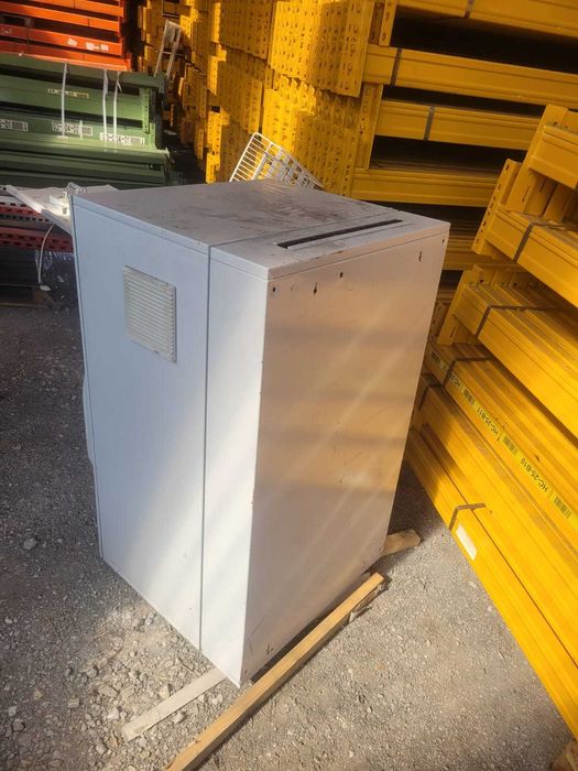 szafa serwerowa mała rittal na prąd elektryczna budowlana