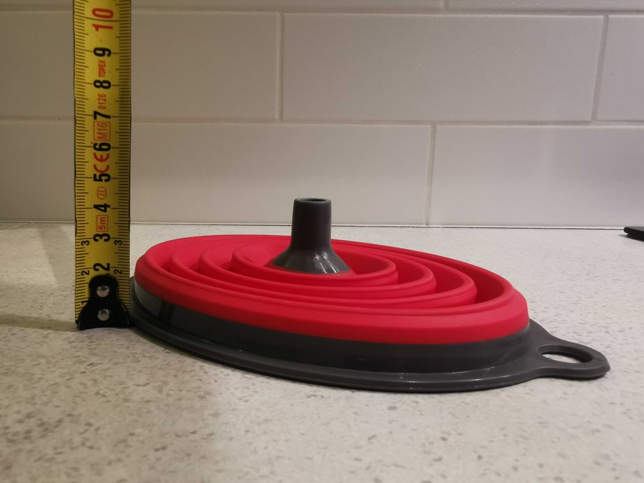 Silikonowy składany lejek 4,5–15cm, średnica 10-15cm, czerwony