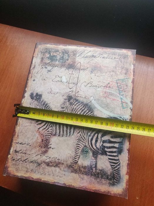caixa/livro com compartimento