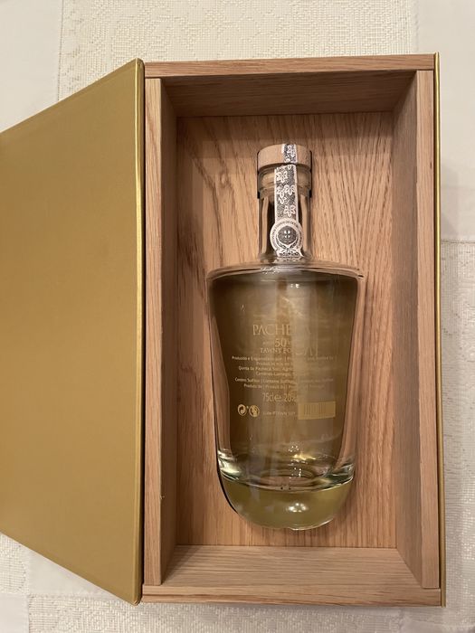 Caixa e garrafa Pacheca 50 anos
