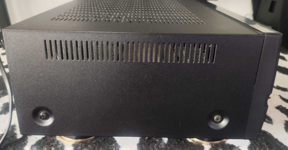 Amplituner Denon AVR-700RD