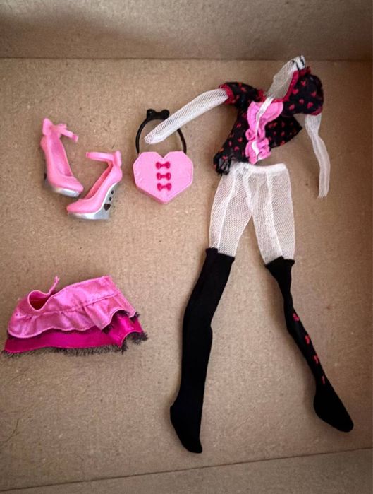 Фешн пек Дракулаура monster high