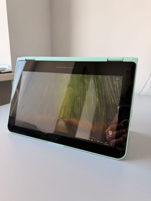 Ноутбук НР повністю робочий +зарядний пристрій стан ідеальний