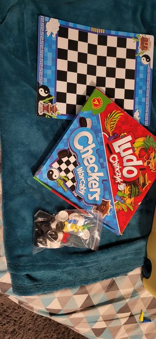 Chińczyk i warcaby Ludo Checkers