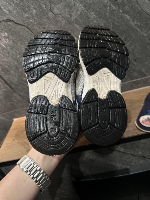 Кроссовки Zara 28