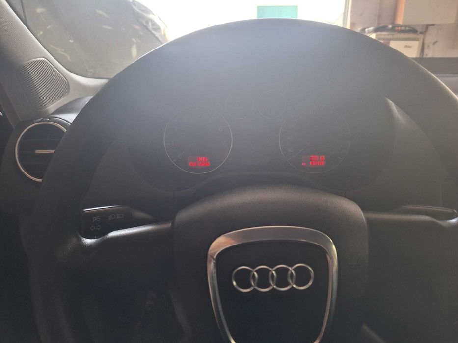 Vendo  AUDI A3 1.6 Gasolina