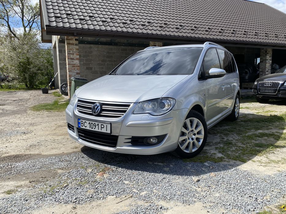 Продам VW Touran 2009р. R-line.