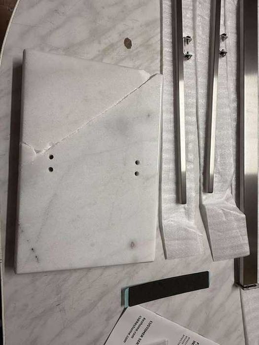 Wolnostojący wieszak na ręczniki z marmurem 84cm outlet nierdzewna