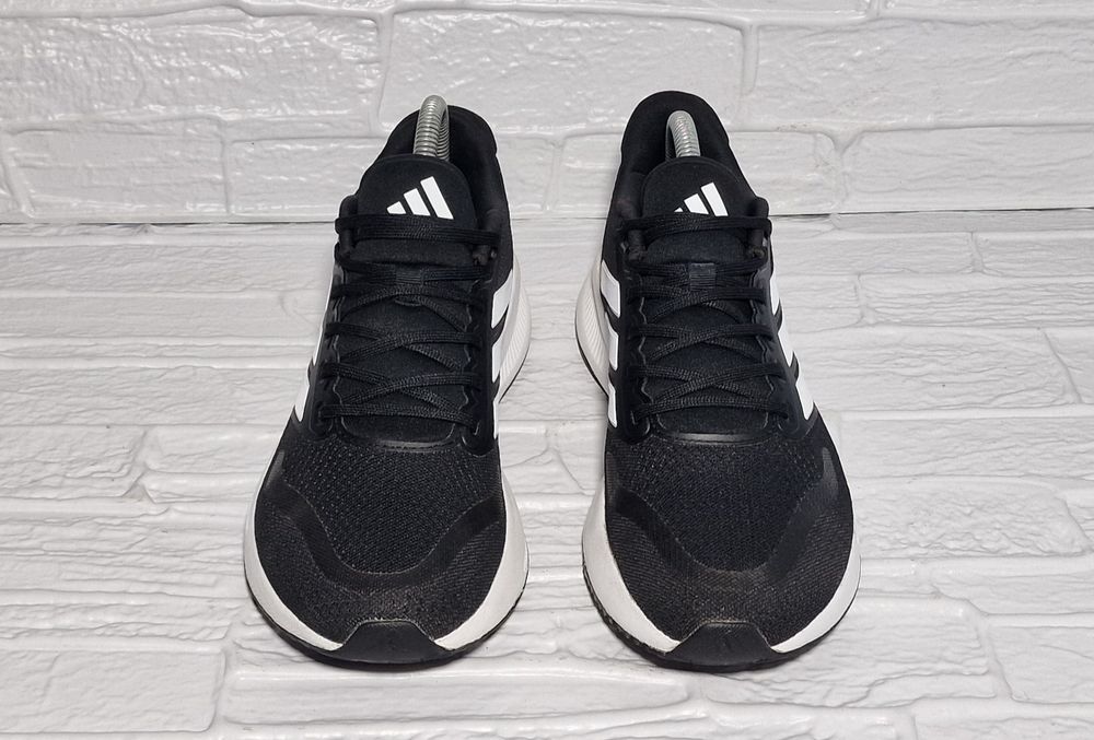 Бігові кросівки Adidas (40 розмір)