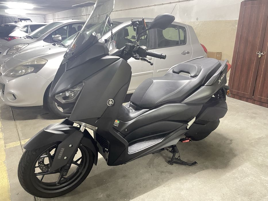 Yamaha X-MAX 300 (2023) - 15.000 km - Extras Premium (Bitubo)
