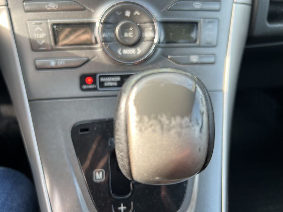 Продам Тойота ауріс