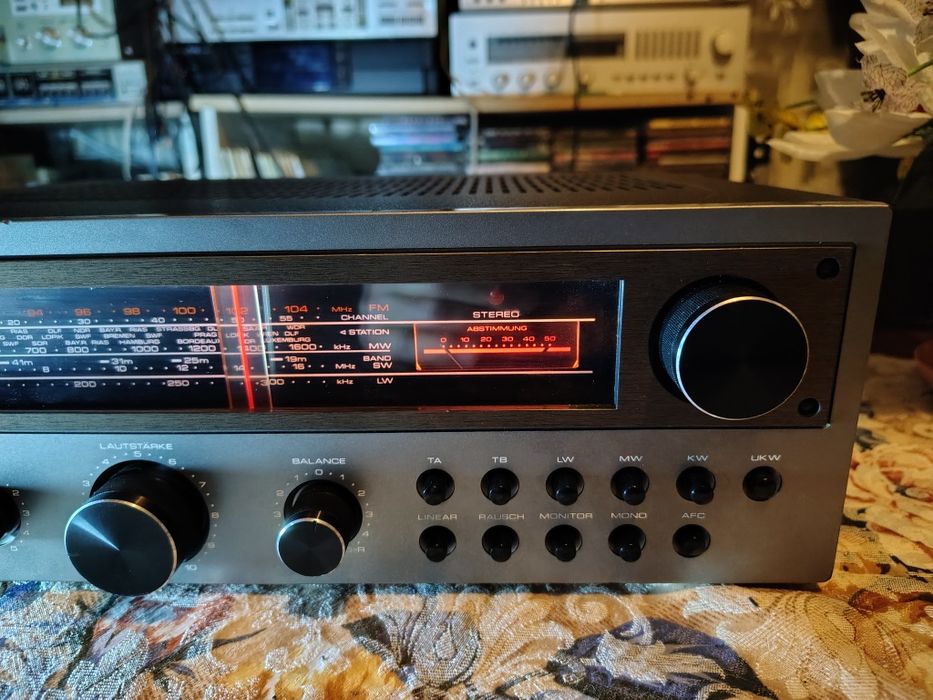 Пропоную чудовий вінтажний ресивер Universum VT 23016M 1974 року