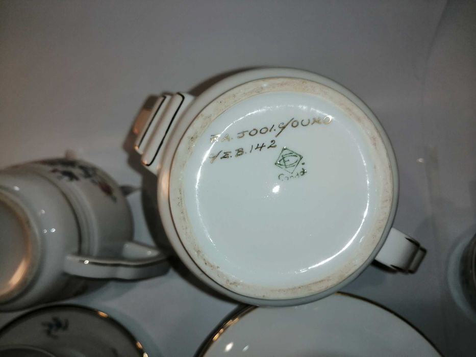 Serviço de chá da fábrica Electro Ceramica Candal J001 C/ouro