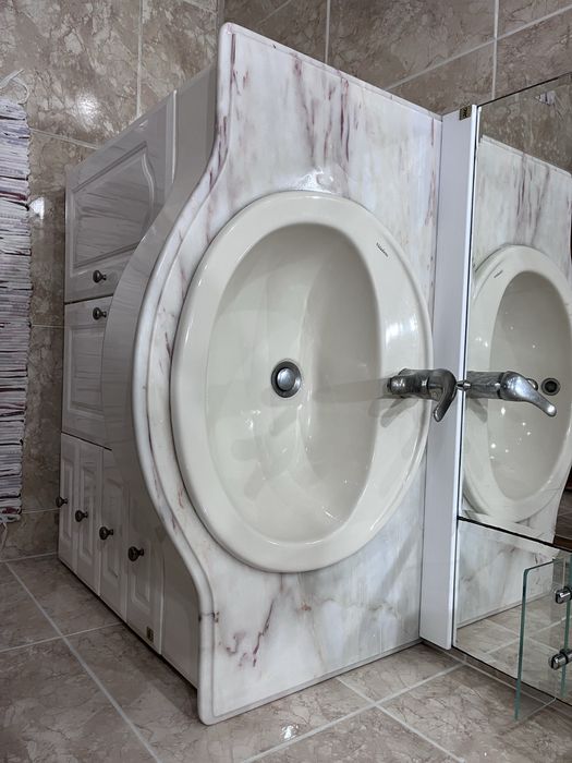 Conjunto WC – Móvel com lavatório, espelho, sanita e bidé