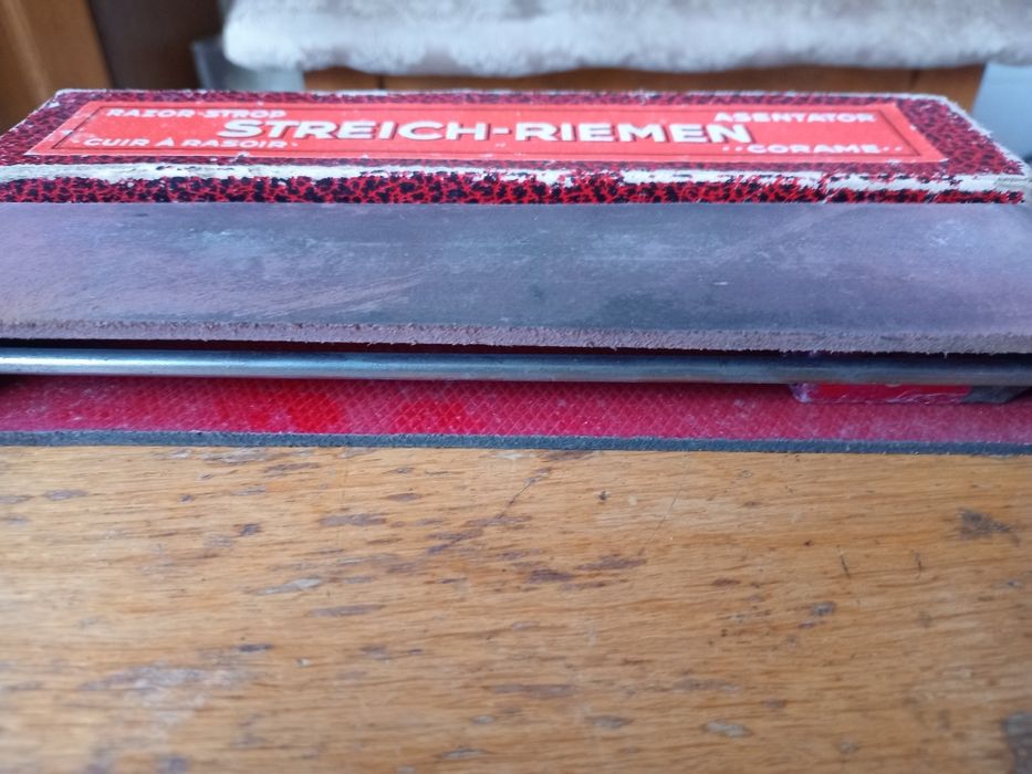 Прибор для правки бритв на подарок