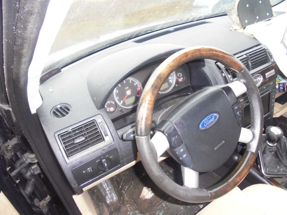 Ford Mondeo MK3 1.8 benzyna 125KM,  skóry, kolor  czarny na części