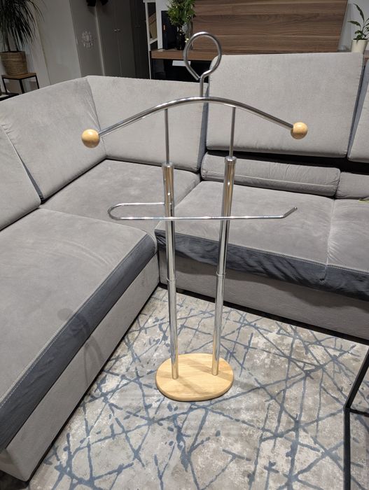 Wieszak kamerdyner na ubrania garnitur do garderoby stojak na odzież