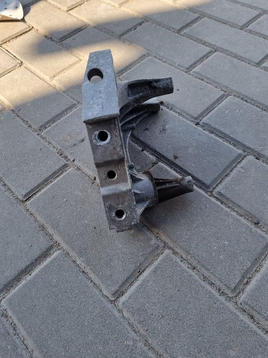 Łapa silnika Audi A3 8V