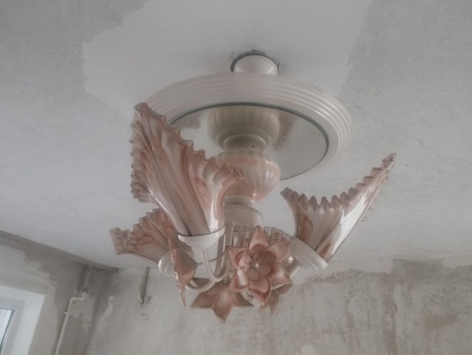 Люстра       .                  .