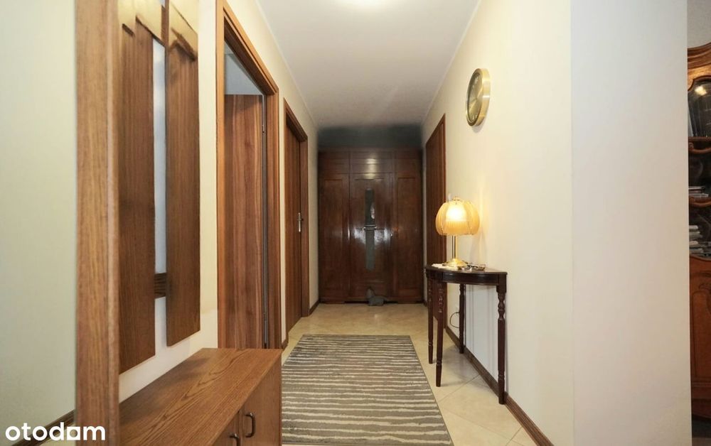 Przestronne , po remoncie ,3 pokoje, 2 balkony mieszkanie w centrum