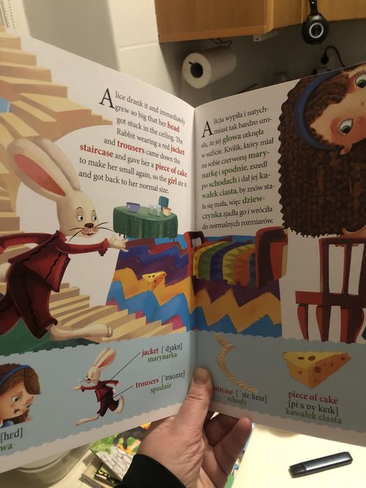 Alicja W Krainie Czarów. Czytam Po Polsku I Angielsku