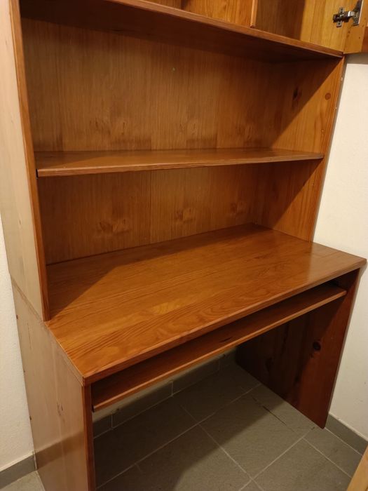 Secretária em madeira