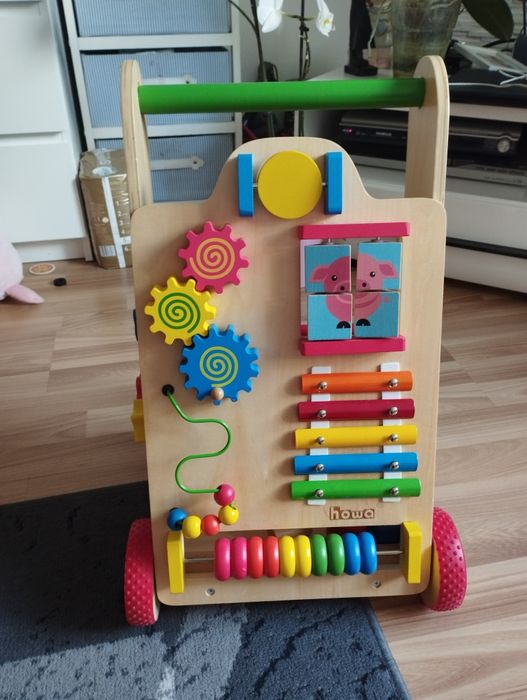Edukacyjny pchacz drewniany