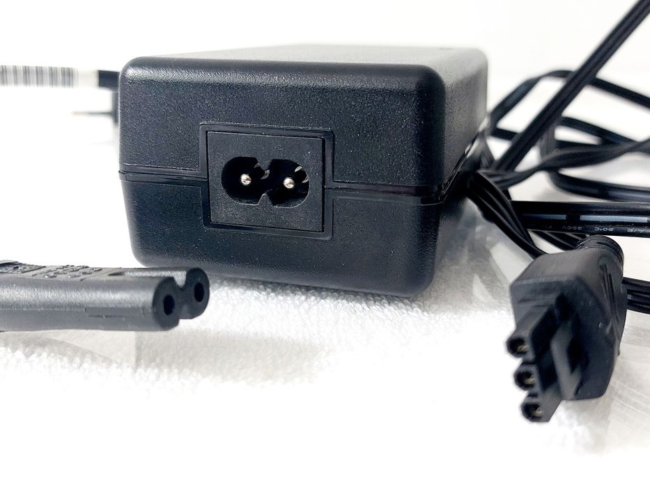 Oryginalny zasilacz HP AC Power Adapter 0957
Używany, w 100% spra