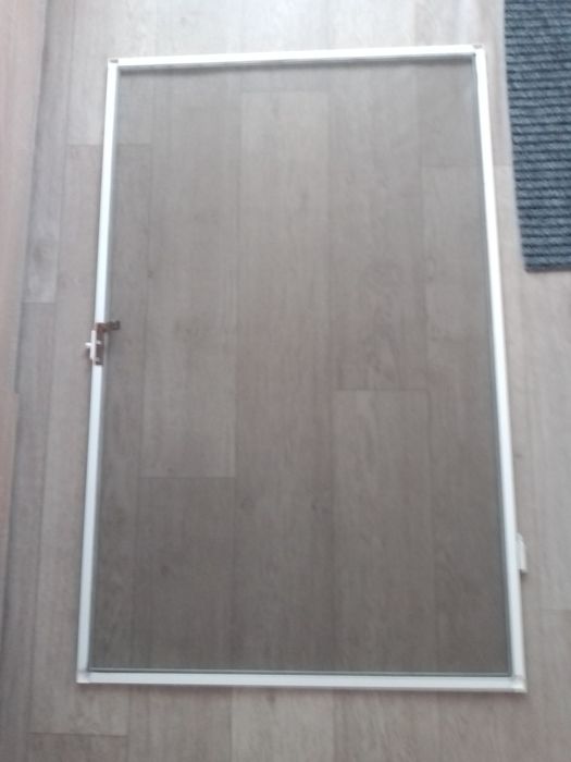 Москитная сетка в хорошем состоянии