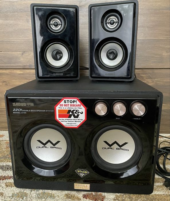 Sistema de som duplo bass