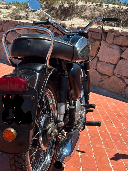 Vendo moto BSA de 1962 . Tem 64 anos está impecável com documentos.