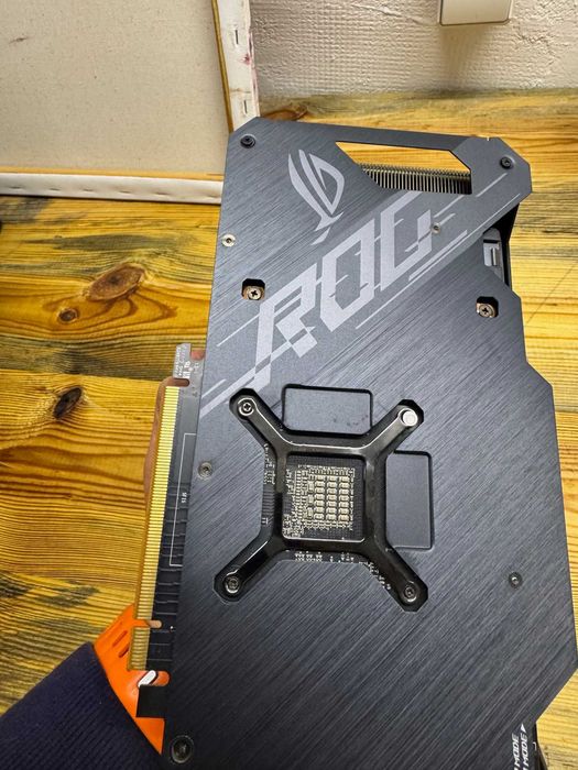 ASUS Radeon RX 6600 XT ROG Strix OC 8GB GDDR6 RGB