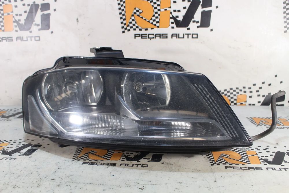 Ótica / farol direita AUDI A3 (8P1)