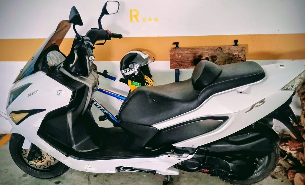 Moto Barata em bom estado de conservação com poucos kilometros rodados.