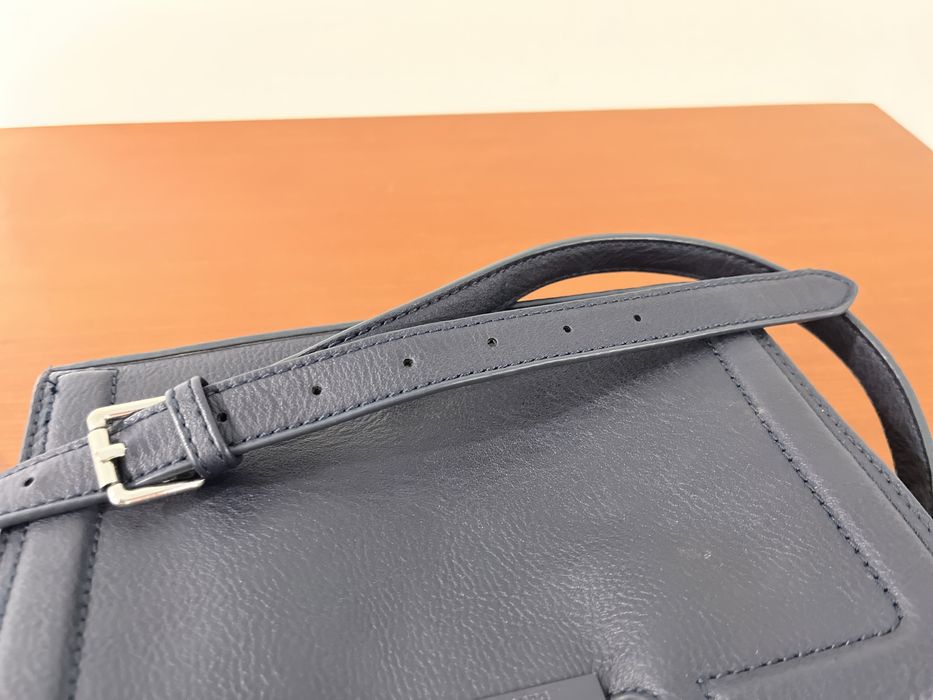 Bolsa da Parfois azul escura