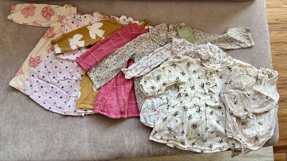 Zestaw ubranek dla dziewczynki rozm. 74