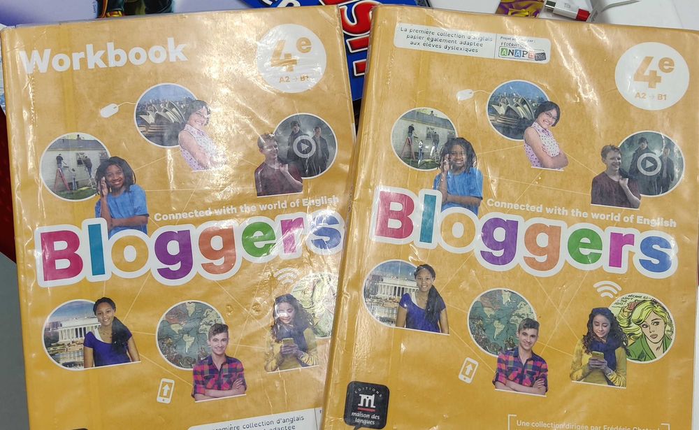 Dossier Professor e outros manuais escolares