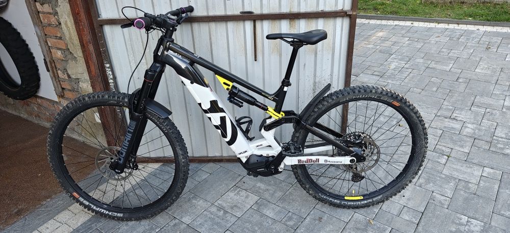 Rower elektryczny husgwarna HC2 Hard Cross