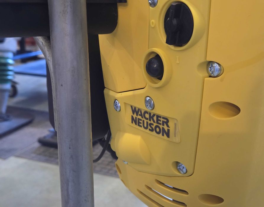 Młot Wacker Neuson BH65  Spalinowy NOWY
