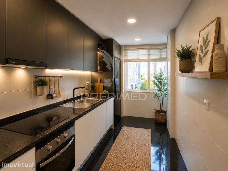 Fully Renovated T2 Apartment in Águas Livres, Amadora